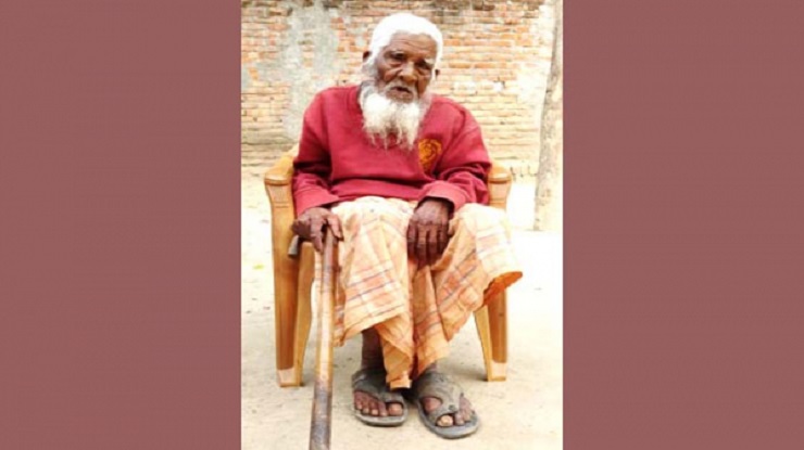 বিশ্বের সবচেয়ে বয়স্ক মানুষ নওগাঁর আমীন উদ্দীন!