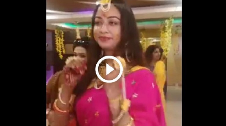 বিয়ের সকালেই অভিনেত্রীর চুমু , ভিডিওটি ঝড় তুলেছে সোশ্যাল মিডিয়ায়