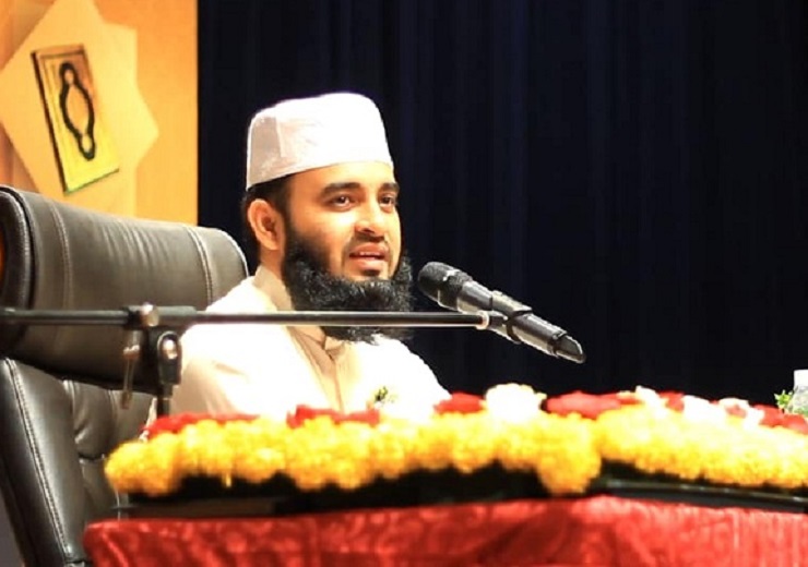 প্রবাসীদের নিয়ে আজহারীর ফেসবুক স্ট্যাটাস ভাইরাল