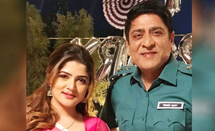 বাংলাদেশি ভিলেনের স্ত্রী হচ্ছেন শ্রাবন্তীর ছবি ফাঁস 