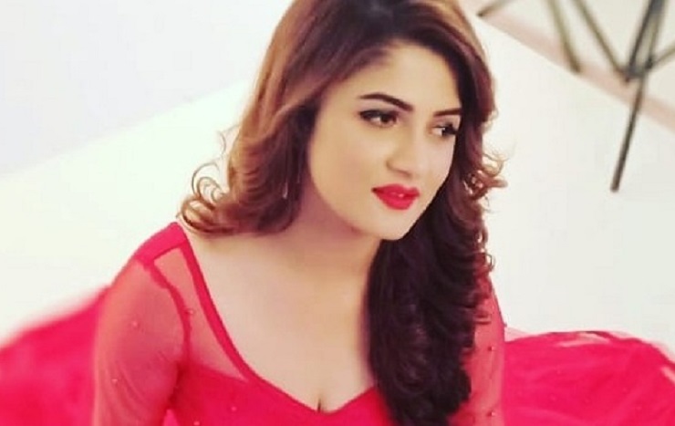বিয়ে নিয়ে ফের সামলোচনার মুখে শ্রাবন্তী