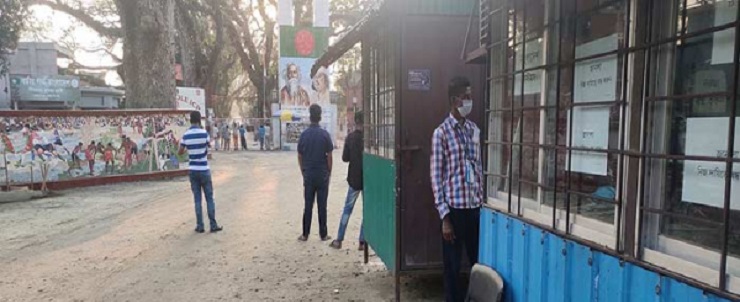 বেনাপোল চেকপোস্টে করোনা পরীক্ষায় নেই কোনো স্বাস্থ্যকর্মী