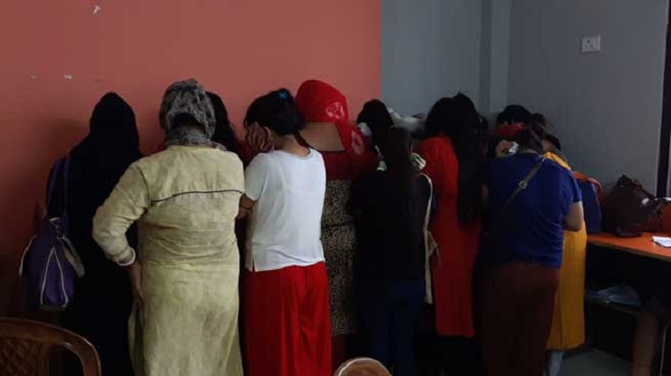 কলসেন্টারের আড়ালে অশালীন কাজ