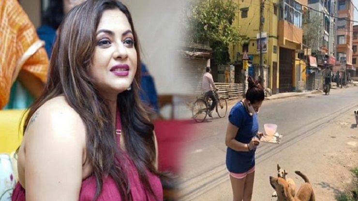 রাস্তায় কুকুরদের খাওয়াতে গিয়ে অপমানিত হয়ে কাঁদলেন শ্রীলেখা (ভিডিও)