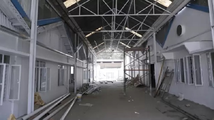 বাধার মুখে বন্ধ আকিজের করোনায় আক্রান্তদের জন্য হাসপাতালের কাজ