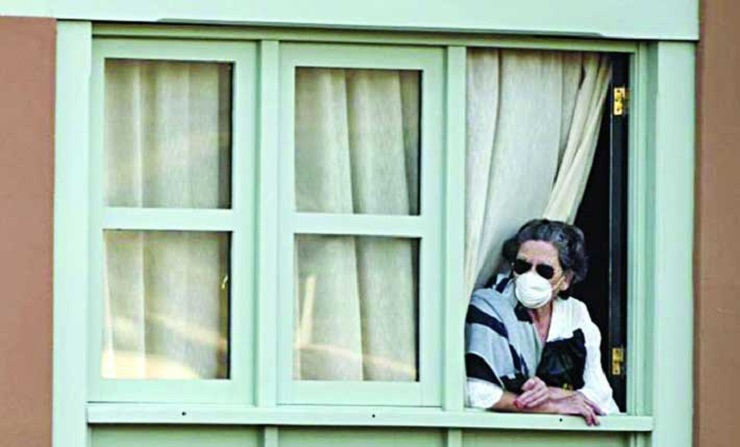 কারোনা ভাইরাস সন্দেহে স্ত্রীকে বাথরুমে বন্দি করে রাখল স্বামী-সন্তানরা