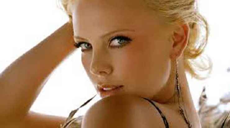 পছন্দের নারীকে কাছে টানার গোপন কলাকৌশল