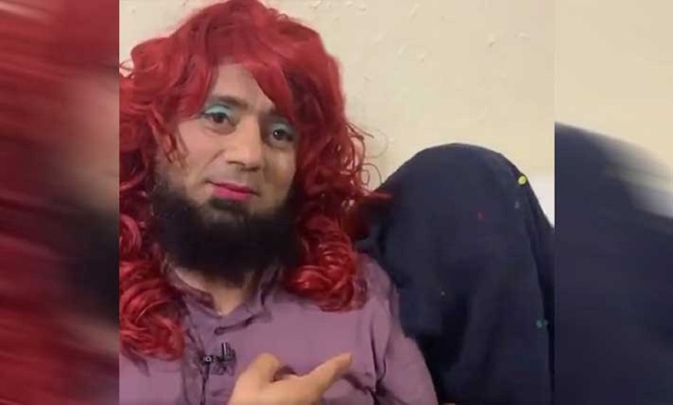 মেয়ে সাজলেন সাকলাইন ভিডিও ভাইরাল