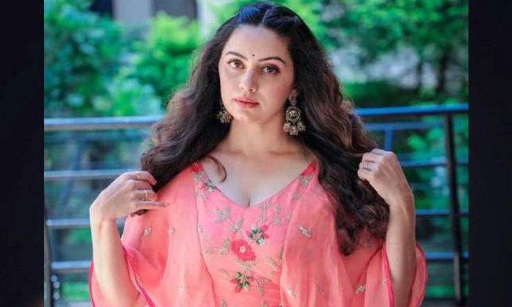 রাত কাটানোর প্রস্তাব পেয়ে গর্জে উঠেছিলেন, এরপর আর ‘দেখা নেই’