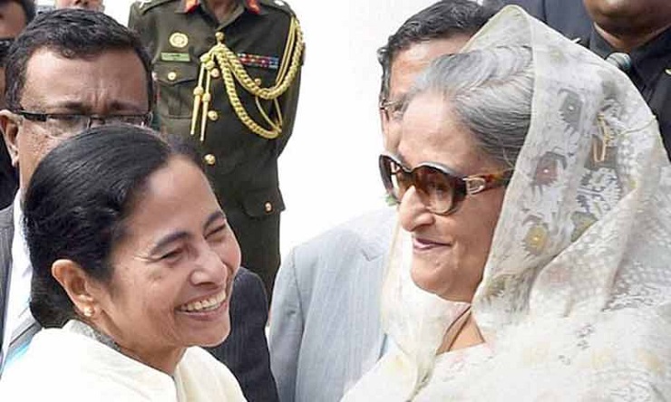 মমতাকে ফোন করে ‘আমফানের’ খোঁজ নিলেন প্রধানমন্ত্রী