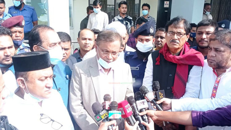 বিদেশে গিয়ে তারেকের মতো রাজনীতি করতে পারেন খালেদা জিয়া : তথ্যমন্ত্রী