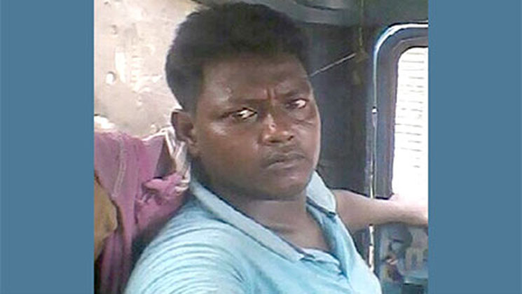 ময়লার গাড়ির মূল চালক গ্রেপ্তার