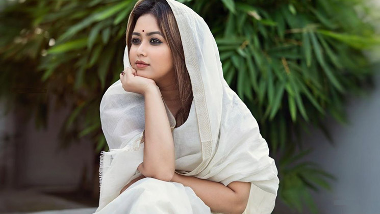 বিচারকের আসনে ভাবনা