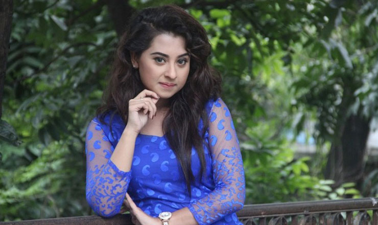 কয়লায় চুক্তিবদ্ধ হলেন বুবলী