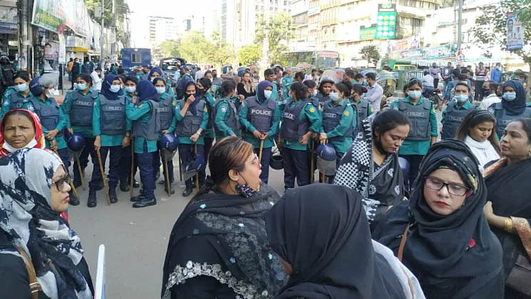 খালেদার বিদেশে যেতে বাধা সরকার: মির্জা ফখরুল