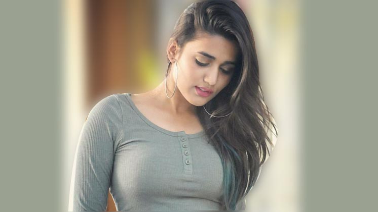 পছন্দের নারী কি মন দিয়ে ফেলেছে? বুঝবেন এই আচরণে