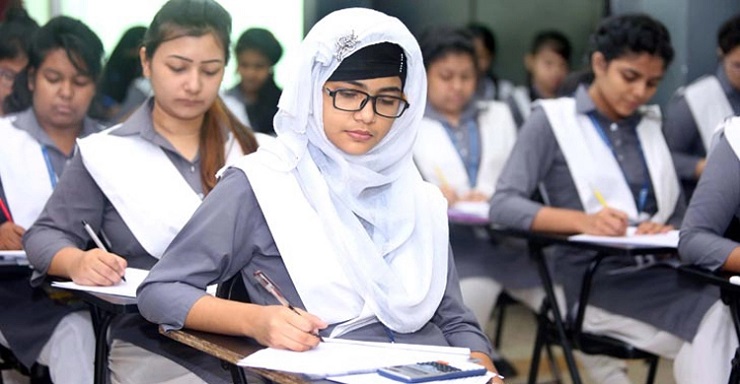 এইচএসসির প্রবেশপত্র না পাওয়া শিক্ষার্থীরাও দিচ্ছেন পরীক্ষা