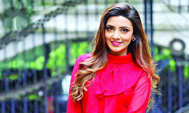 বাগদানের পরে নিউ ইয়র্কে যাচ্ছেন মিম