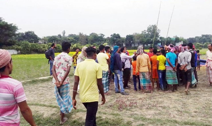 জামিন পেয়ে গ্রামে ঢোকার চেষ্টা, সংঘর্ষে গুলিবিদ্ধ ৫