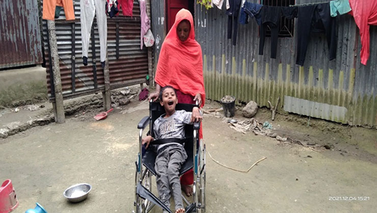 জোনাইদ সালমান পেল হুইল চেয়ার