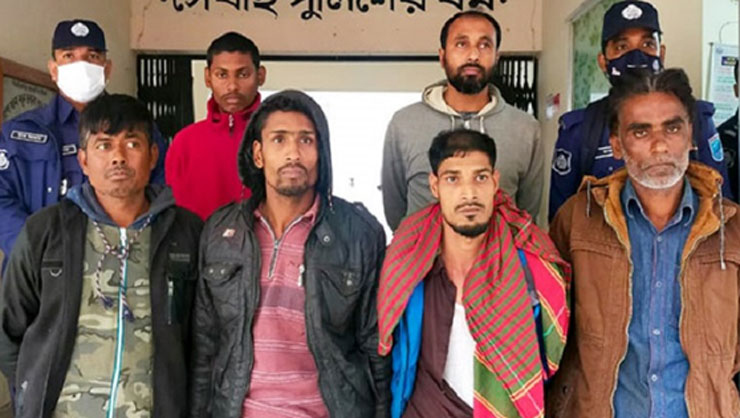 রাজবাড়ীেত হাত বোমা বিস্ফোরণের ঘটনায় গ্রেফতার ৫
