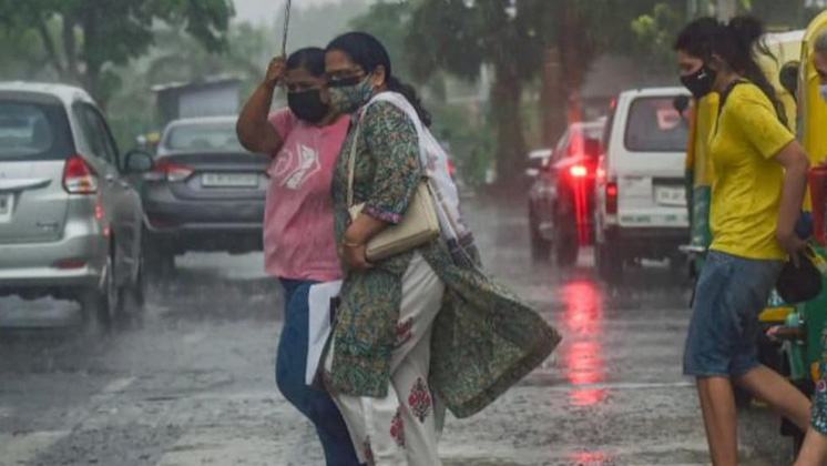 যশোরসহ দেশের সব জেলাতেই নিম্নচাপের বৃষ্টি হচ্ছে