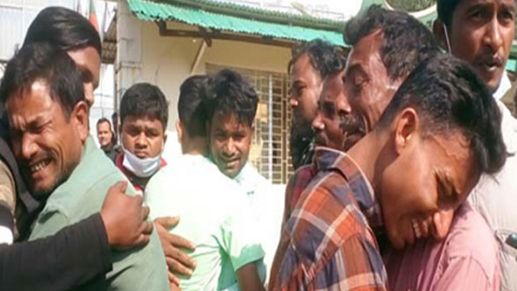অপহৃত ছেলেকে ফিরে পেয়ে বুকে জড়িয়ে অঝোরে কাঁদলেন বাবা