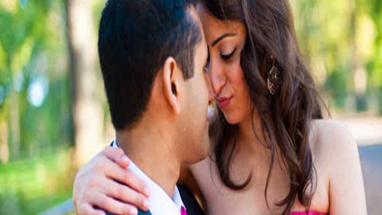 শুধু মাত্র বিবাহিতদের জন্য 