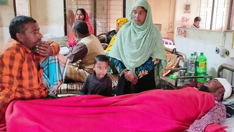 মাংসে চর্বি, কসাইকে কোপালেন কলেজ শিক্ষক