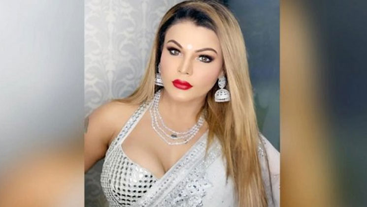 ‘কিস কিস কিস’ দাবিতে ক্যামেরার সামনেই রাখির চুম্বনকাণ্ড