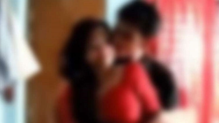 বিয়েতে নারাজ প্রেমিক, চুম্বন করে গুলি চালিয়ে উধাও প্রেমিকা! যত কাণ্ড কাটোয়ায়
