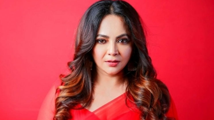 বয়ফ্রেন্ডের অভাবে যা করতে পারছেন না শ্রীলেখা