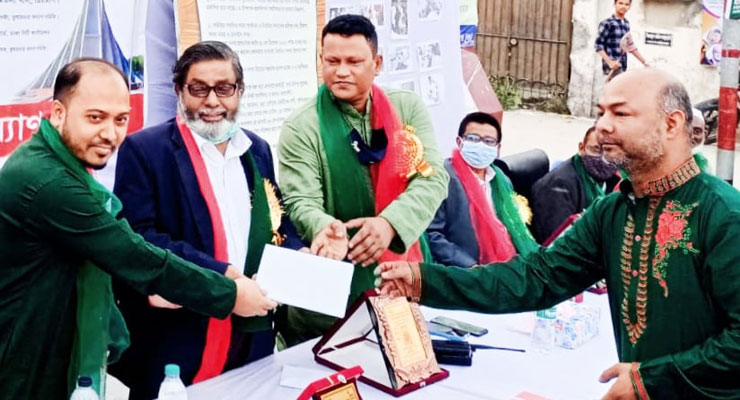 মহান বিজয় দিবস উপলক্ষে বীর মুক্তিযোদ্ধাদের সম্মাননা প্রদান করেছে তুষারধারা কল্যাণ সমিতি