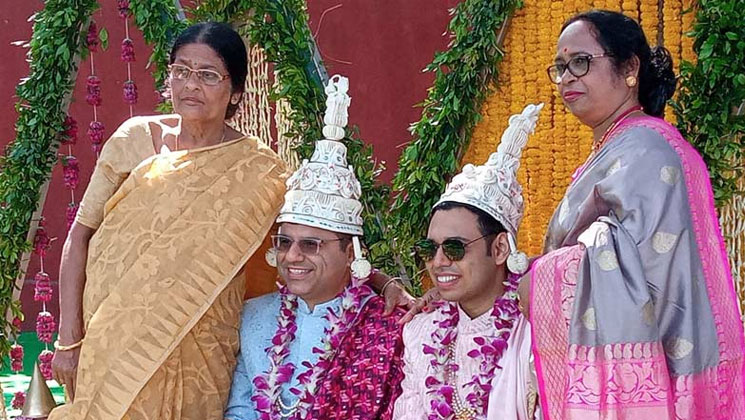 ভালবাসার স্বীকৃতি! পরিবারের সম্মতি নিয়েই প্রেমিককে বিয়ে কলকাতার সমকামী যুবকের