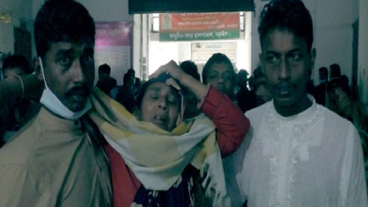 মাশরাফীর কাছে অভিযোগকারী সেই নারীকে মারধর