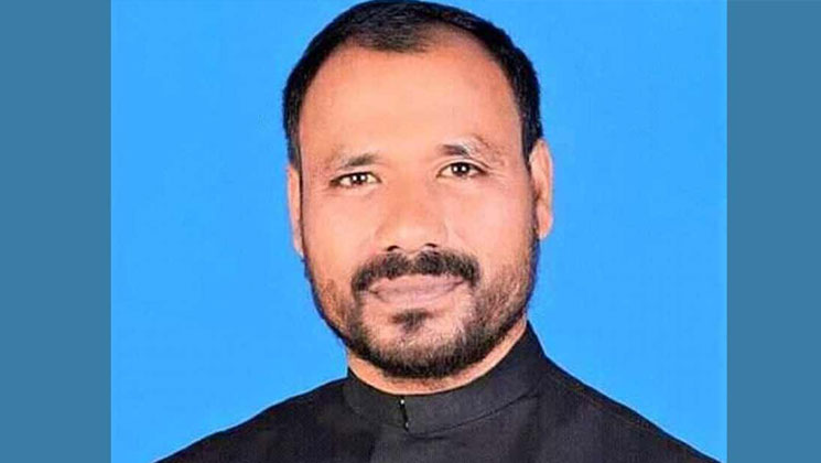 শিক্ষা কর্মকর্তাকে চড় মারা সেই পৌর মেয়র সাময়িক বরখাস্ত