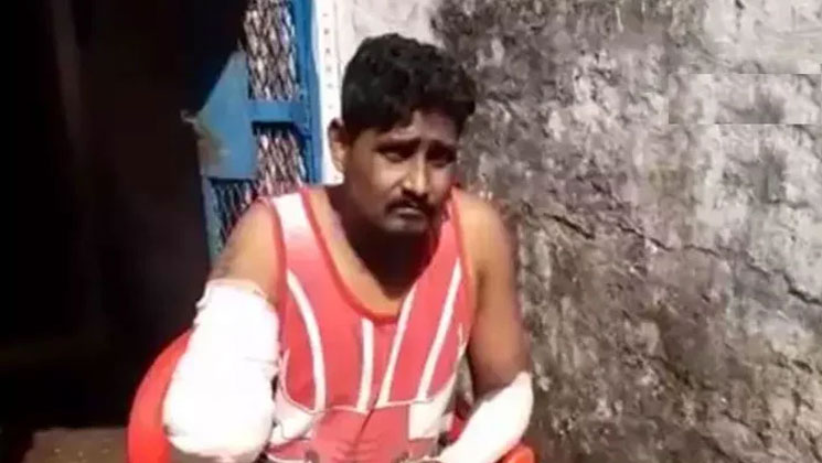 বাঁ হাতের চিকিৎসা করাতে কাটা লাগল ডান হাত!