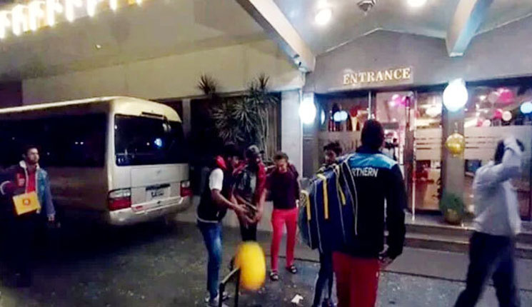 হোটেল থেকে বের করে দেওয়া হলো পাকিস্তানের ক্রিকেটারদের