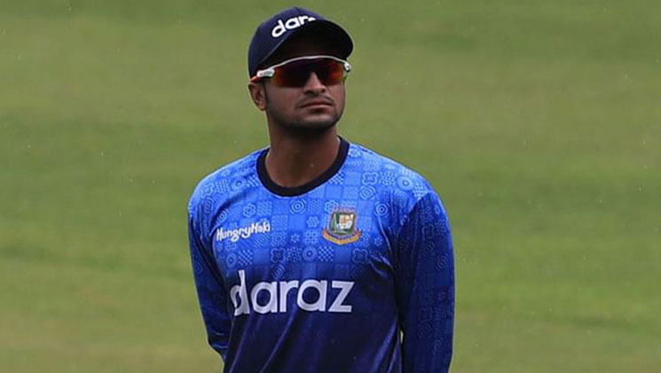 দেশ ছাড়ার আগে যা বলে গেলেন সাকিব