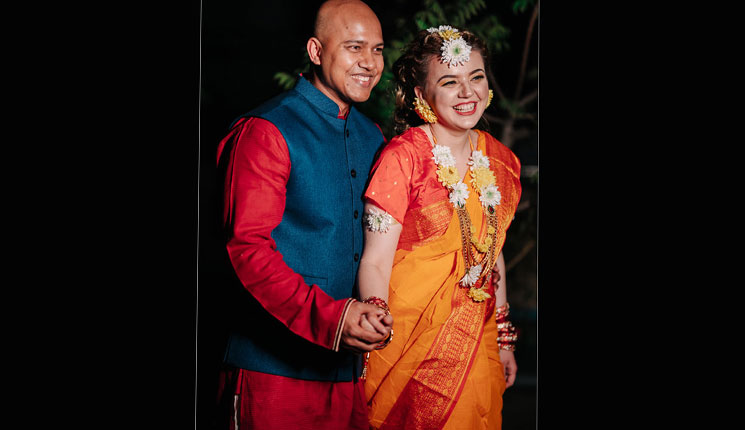 হয়ে গেল গায়ে হলুদ, রাতে তাদের বিবাহোত্তর সংবর্ধনা