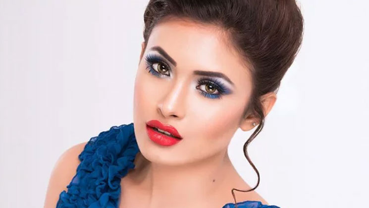 ফলস বাট ন্যাচারাল