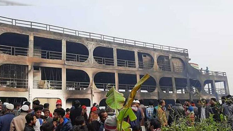 কেয়ামতের দিন দেখা হইলে বাবা আমারে ক্ষমা কইরে দিও