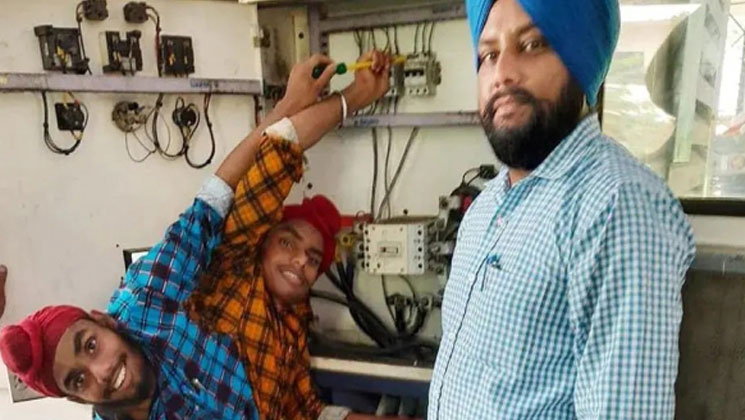 সরকারি চাকরি পেলেন জোড়া লাগানো দুই ভাই, বেতনও ২ জনের