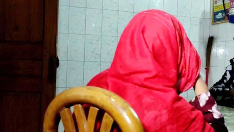 সন্তানের হার্টের চিকিৎসার টাকা জোগাড়ে এসে ধর্ষণের শিকার হয়েছি