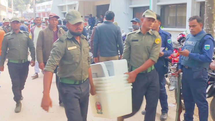 জয়পুরহাটে ৭৮ শতাংশ কেন্দ্রই ঝুঁকিপূর্ণ