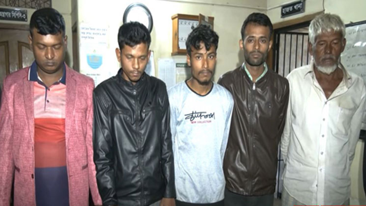 বিদেশে পাঠানো পণ্য বন্দরে পৌঁছানোর আগেই গায়েব!