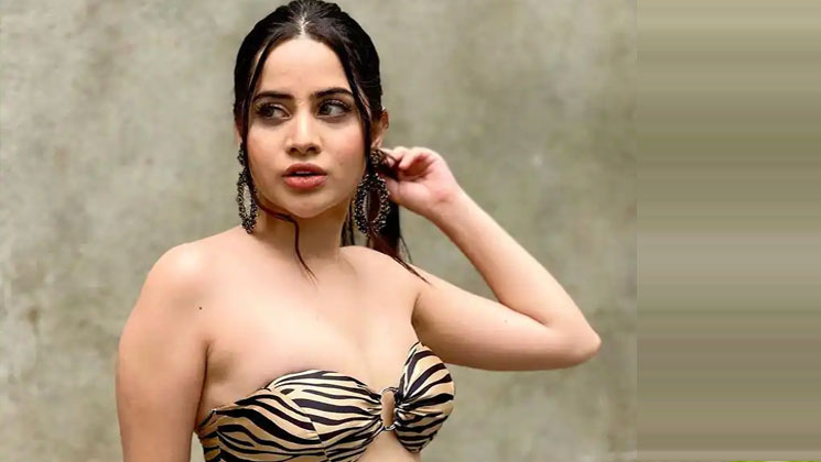 ‘অন্তর্বাস দেখা যাচ্ছে তো!’ খোলামেলা পোশাকে নেটিজেনদের কটাক্ষের শিকার 