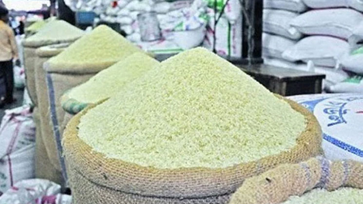 বেড়েছে চালের দাম, সবজির দামও চড়া