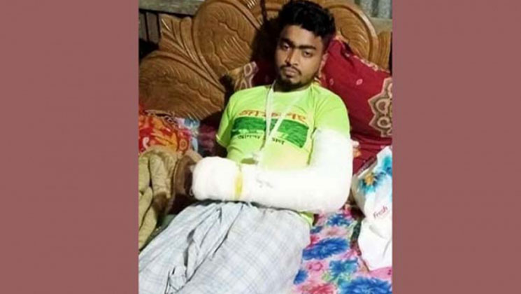মামলা মীমাংসা না করায় বাবাকে হত্যার ৪ বছর পর ছেলেকে হত্যার চেষ্টা