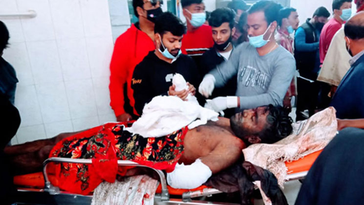 পিরোজপুরে কুপিয়ে যুবলীগ নেতার হাত বিচ্ছিন্ন করল প্রতিপক্ষ